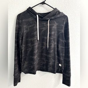 NWOT Vuori Halo Essential Hoodie Size Small